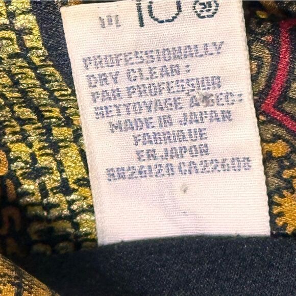 Vintage Echo traditional design silk scarf black gold red 30” square - Picture 5 of 7